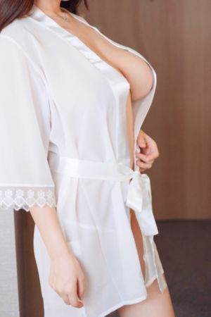 性感受喷水黄色视频在线免费观看_蓝光完整版观看