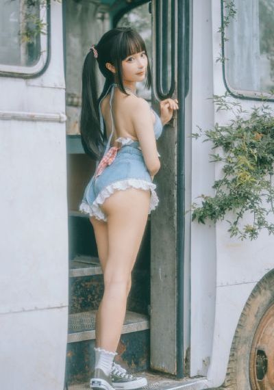 亚洲欧美国产日韩av野草社区_BD韩语BD在线观看