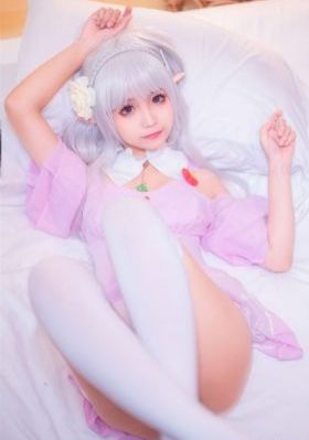 女人露整个奶头没奶罩_BD国语全集在线观看
